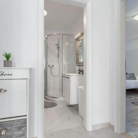 Apartman Mass Black